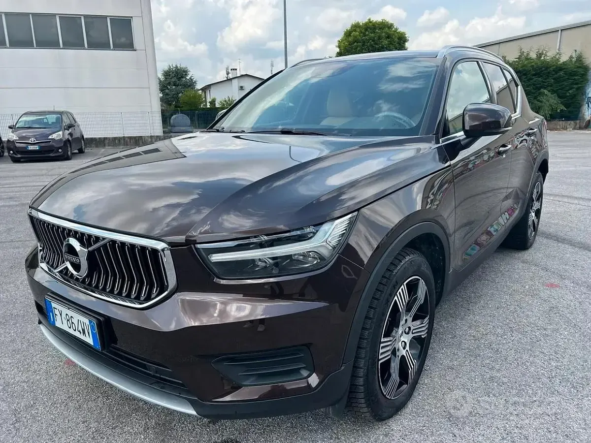 Usata Volvo XC40 Inscription 150 CV (110 kW) 2019 Marrone SUV