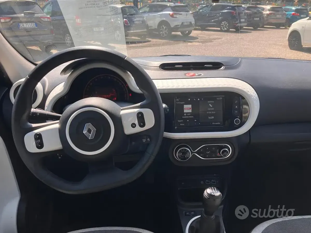 Usata Renault Twingo Equilibre 65 CV (47 kW) 2024 Nero Utilitaria
