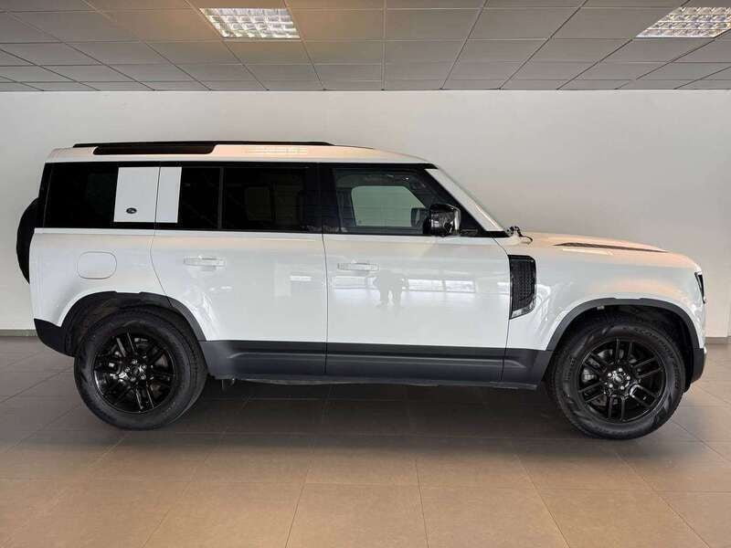 Usata Land Rover Defender SE 249 CV (183 kW) 2023 Bianco pastello SUV