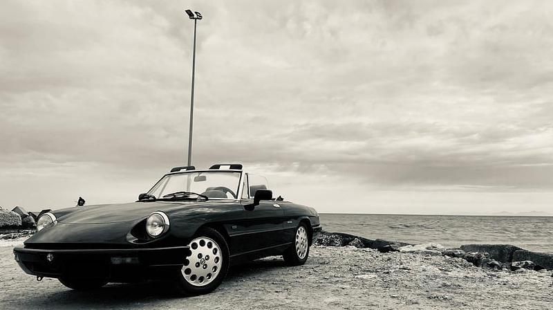 Usata Alfa Romeo Spider 122 CV (89 kW) 1991 Nero Cabrio