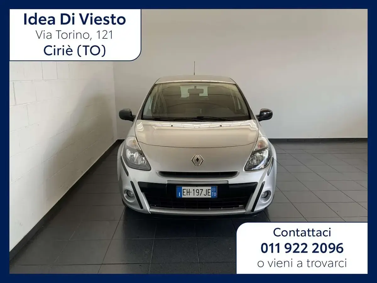 Usata Renault Clio II 75 CV (55 kW) 2011 Argento Berlina