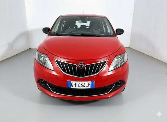 Usata Lancia Ypsilon Silver 69 CV (50 kW) 2021 Rosso(met.) Utilitaria
