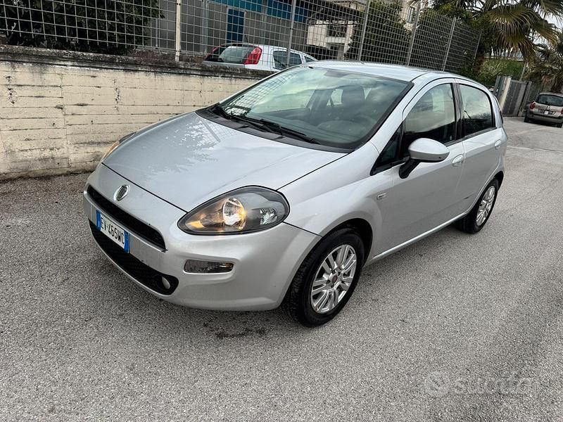 Usata Fiat Punto Lounge 69 CV (50 kW) 2014 Utilitaria