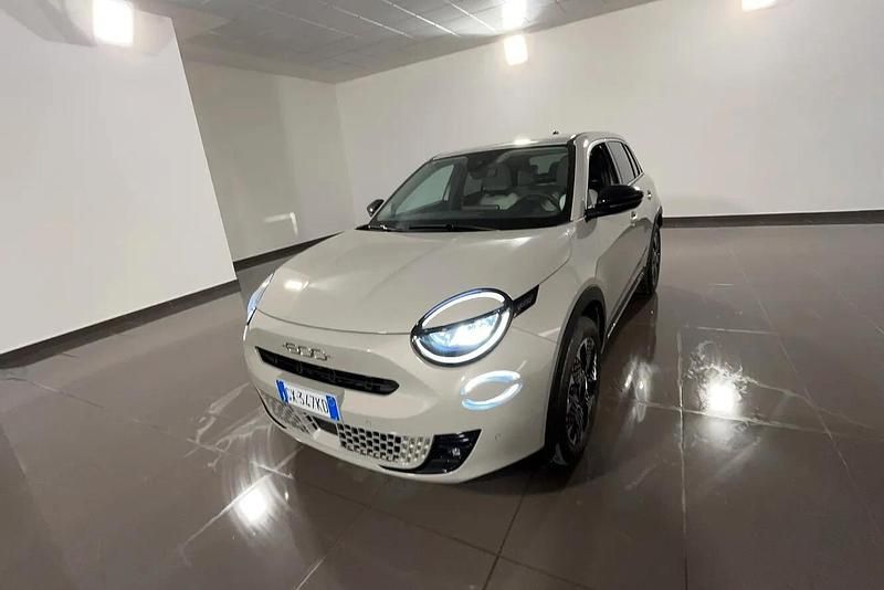 Usata Fiat 600 La Prima 101 CV (74 kW) 2025 Beige SUV