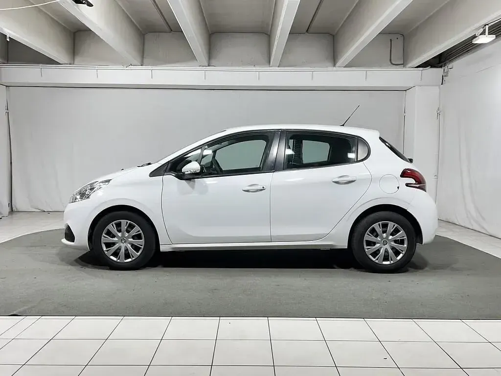 Usata Peugeot 208 Active 102 CV (75 kW) 2020 Bianco Utilitaria