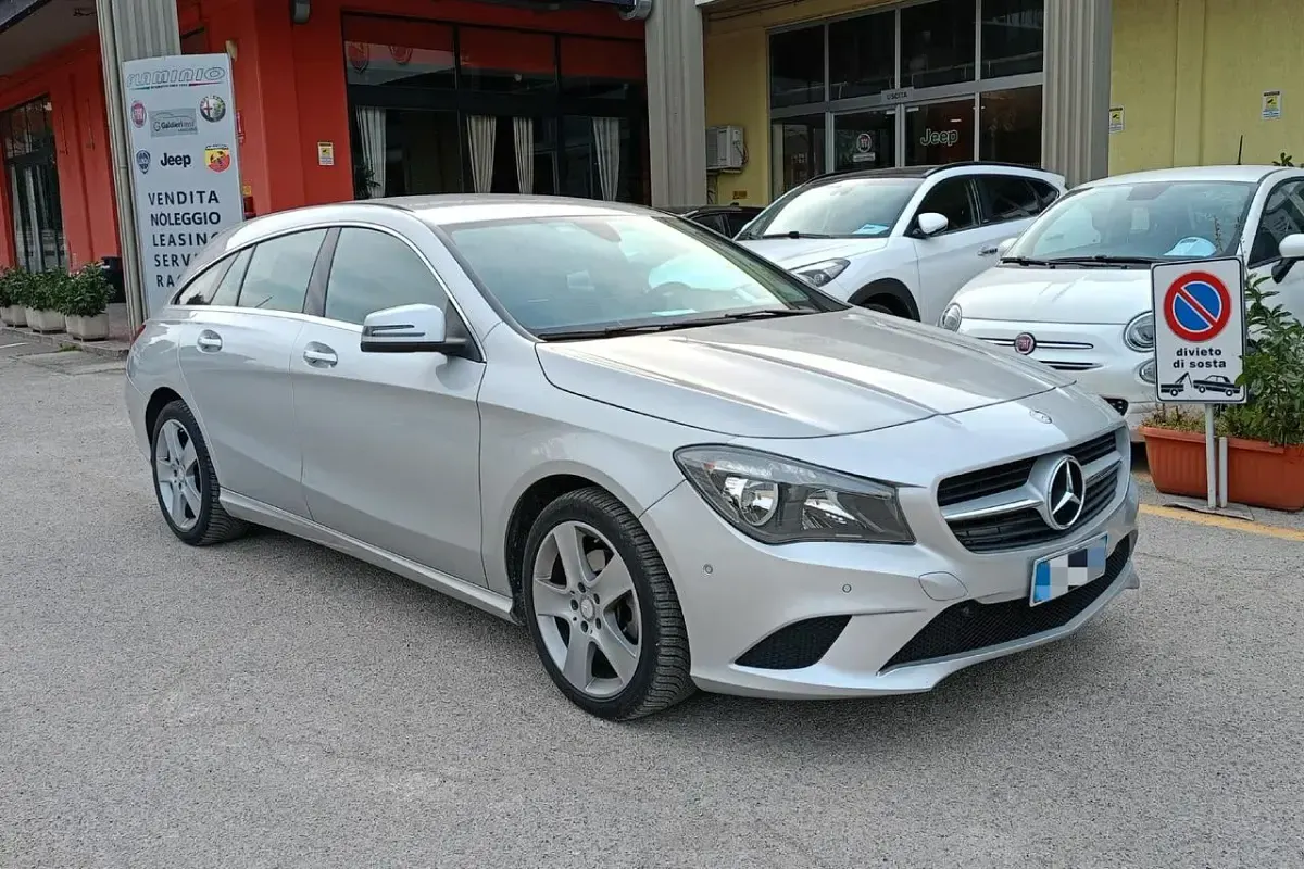 Usata Mercedes CLA180 Business 109 CV (80 kW) 2016 Argento Berlina