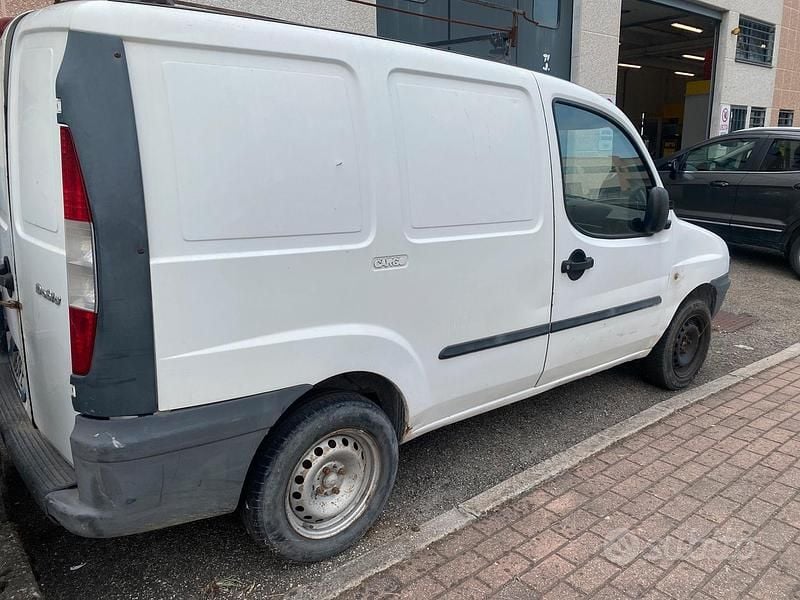 Usata Fiat Doblò 63 CV (46 kW) 2002 Bianco Monovolume