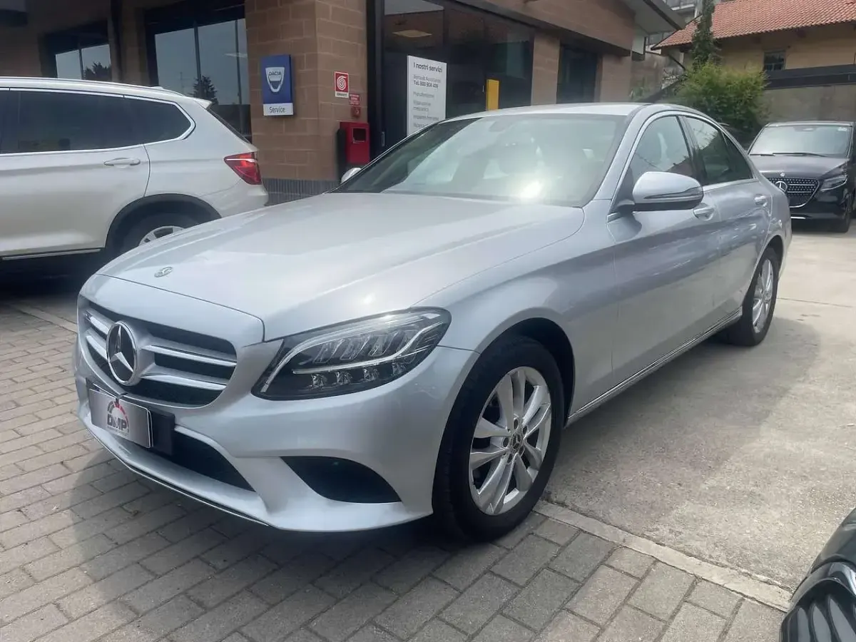 Usata Mercedes C180 122 CV (89 kW) 2019 Argento Berlina