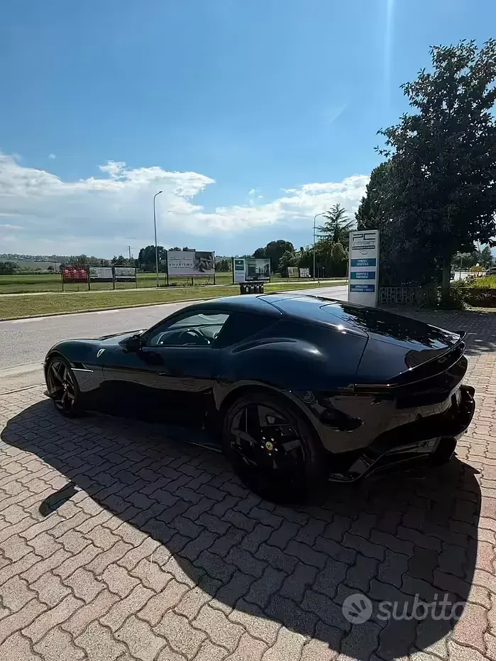 Usata Ferrari 12 Cilindri 825 CV (606 kW) 2024 Nero Coupé
