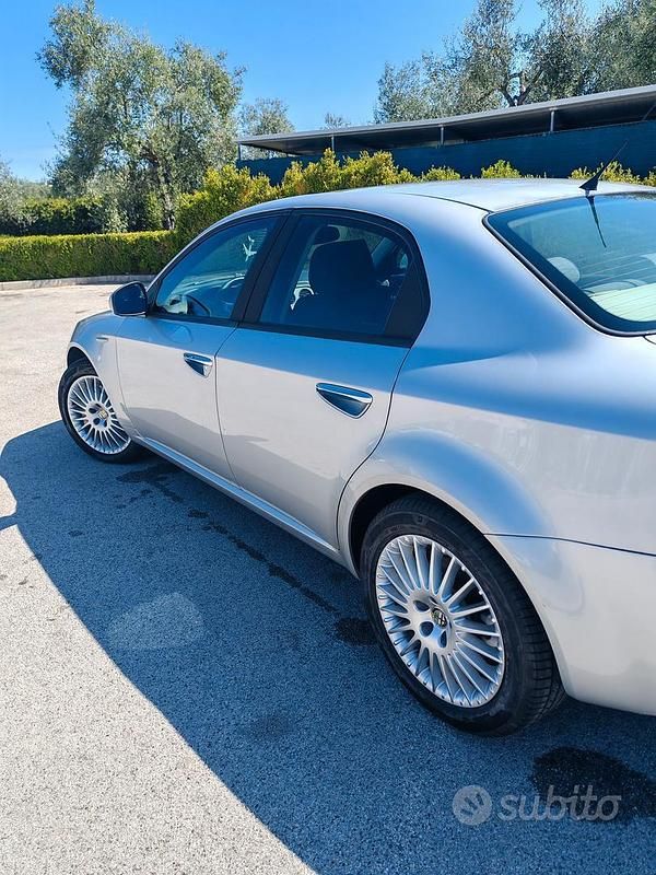 Usata Alfa Romeo 159 Exclusive 200 CV (147 kW) 2007 Grigio Berlina