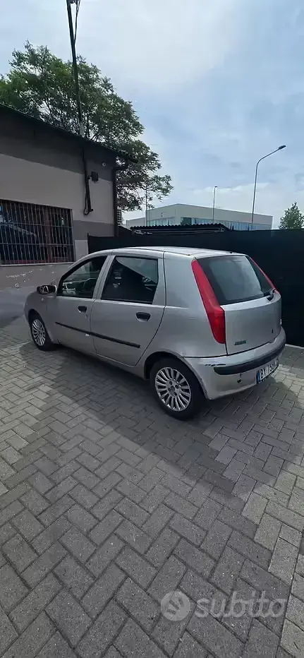 Usata Fiat Punto 60 CV (44 kW) 2002 Grigio Utilitaria
