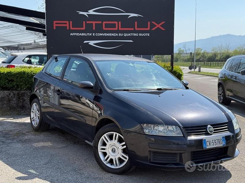 Usata Fiat Stilo Active 101 CV (74 kW) 2005 Nero Berlina