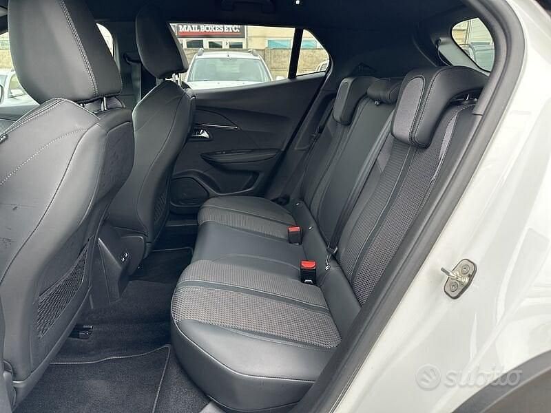Usata Peugeot 2008 GT 131 CV (96 kW) 2023 Bianco SUV