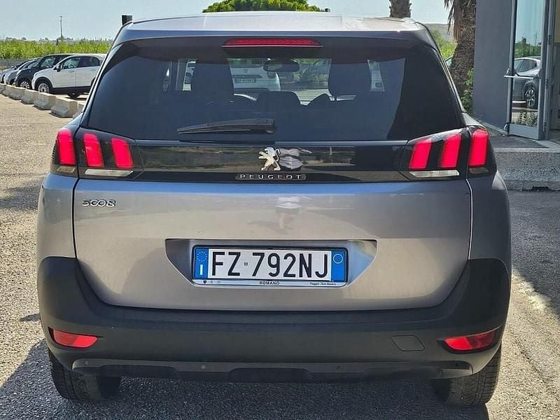 Usata Peugeot 5008 Business-Line 131 CV (96 kW) 2019 Grigio Monovolume