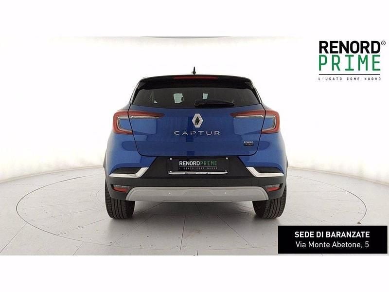 Usata Renault Captur Techno 143 CV (105 kW) 2023 Blu scuro SUV