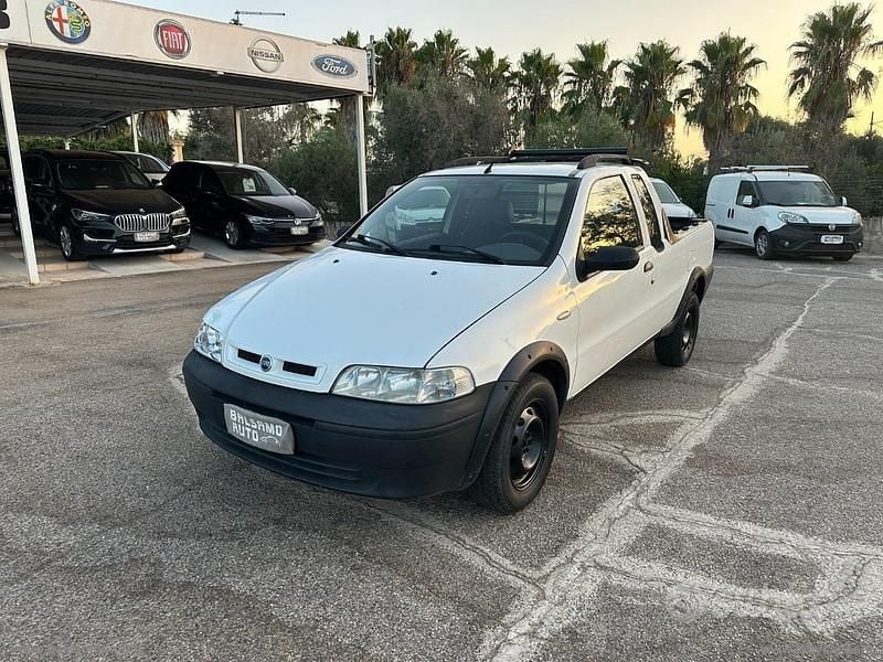 Usata Fiat Strada 80 CV (58 kW) 2004 Pick-up