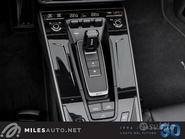 Usata Porsche 911 Carrera Cabriolet 394 CV (289 kW) 2024 Grigio Cabrio