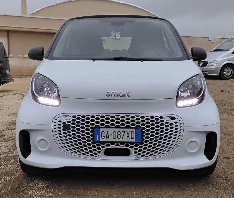 Usata Smart ForTwo Coupé 41 kW (56 CV) 2020 Bianco Utilitaria