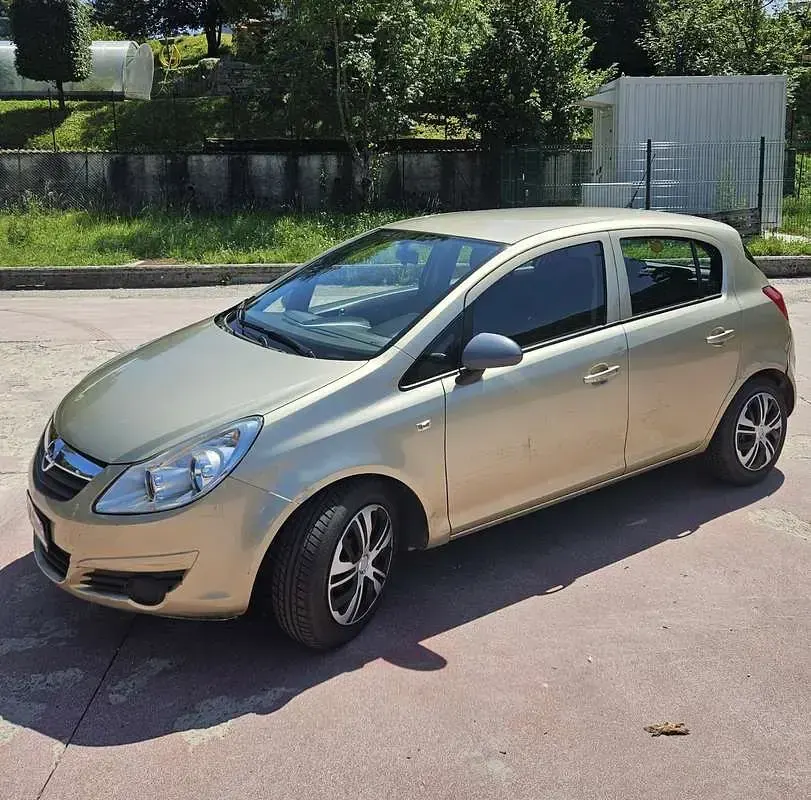 Usata Opel Corsa Color Edition 80 CV (58 kW) 2009 Utilitaria