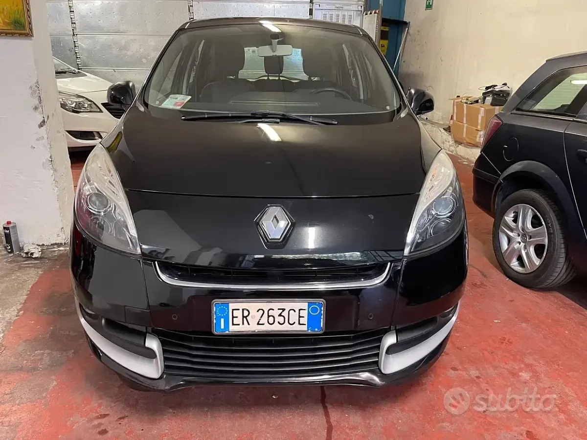 Usata Renault Scénic III XMOD 110 CV (80 kW) 2013 Nero Monovolume