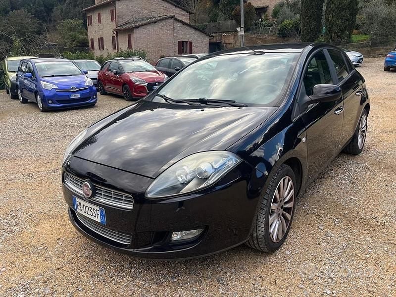 Usata Fiat Bravo 120 CV (88 kW) 2012 Nero Utilitaria