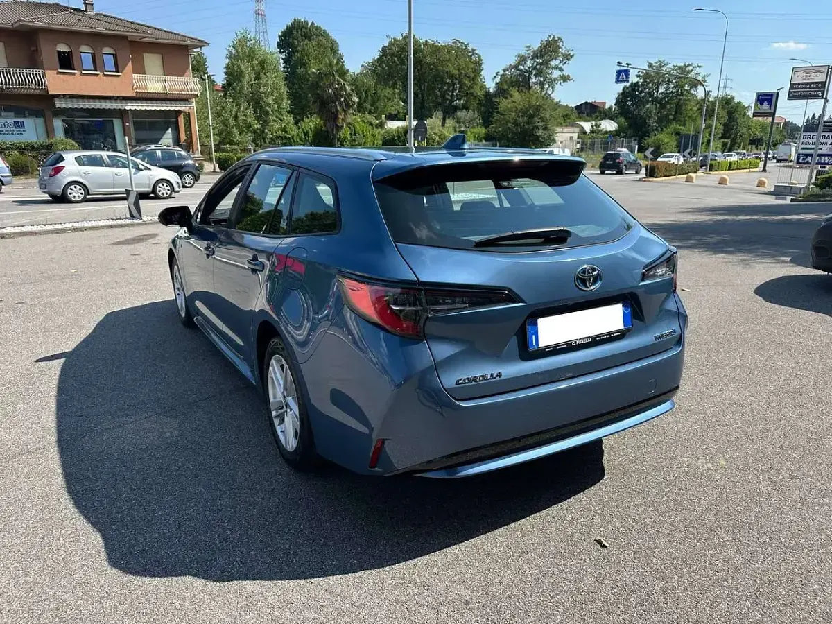 Usata Toyota Corolla Business Edition 122 CV (89 kW) 2020 Blu/azzurro Station wagon