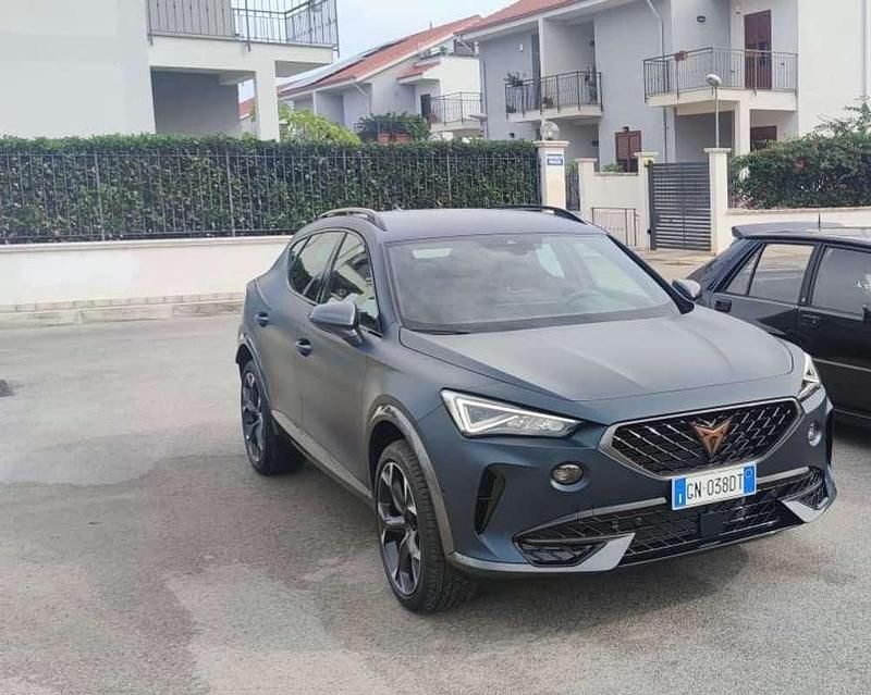 Blu/azzurro Usata 2023 Cupra Formentor SUV | 29.900 € (Molto cara) - Immagine 1/4