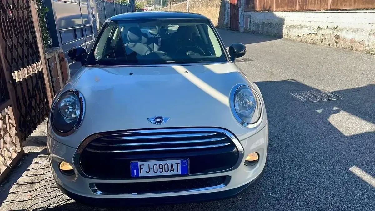 Usata Mini Cooper D 109 CV (80 kW) 2017 Utilitaria