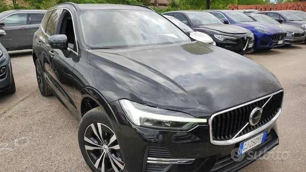 Usata Volvo XC60 Momentum 197 CV (144 kW) 2022 Nero SUV