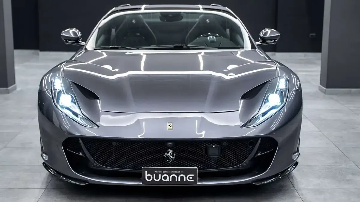 Usata Ferrari 812 799 CV (587 kW) 2022 Grigio daytona perlato Cabrio