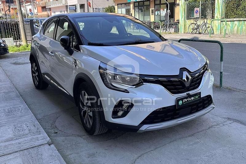 Usata Renault Captur Intens 160 CV (117 kW) 2021 Bianco SUV