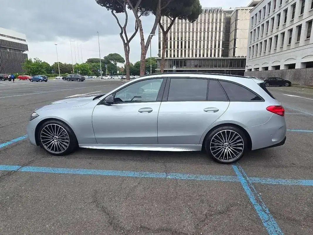Usata Mercedes C220 AMG Line Premium 197 CV (144 kW) 2023 Argento Station wagon