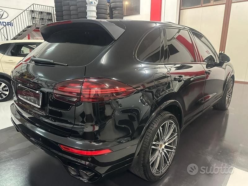 Usata Porsche Cayenne Platinum Edition 250 CV (183 kW) 2016 Nero SUV