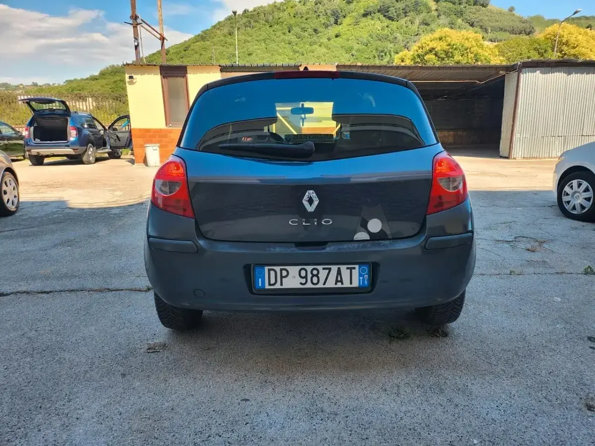 Usata Renault Clio II Rip Curl 75 CV (55 kW) 2008 Grigio Berlina
