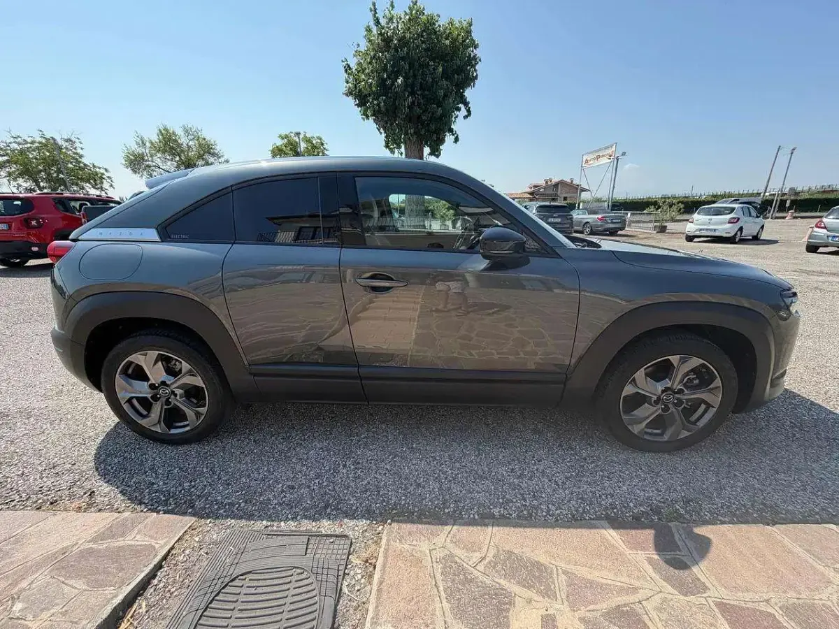 Usata Mazda MX30 Exclusive 80 kW (110 CV) 2021 Grigio scuro SUV