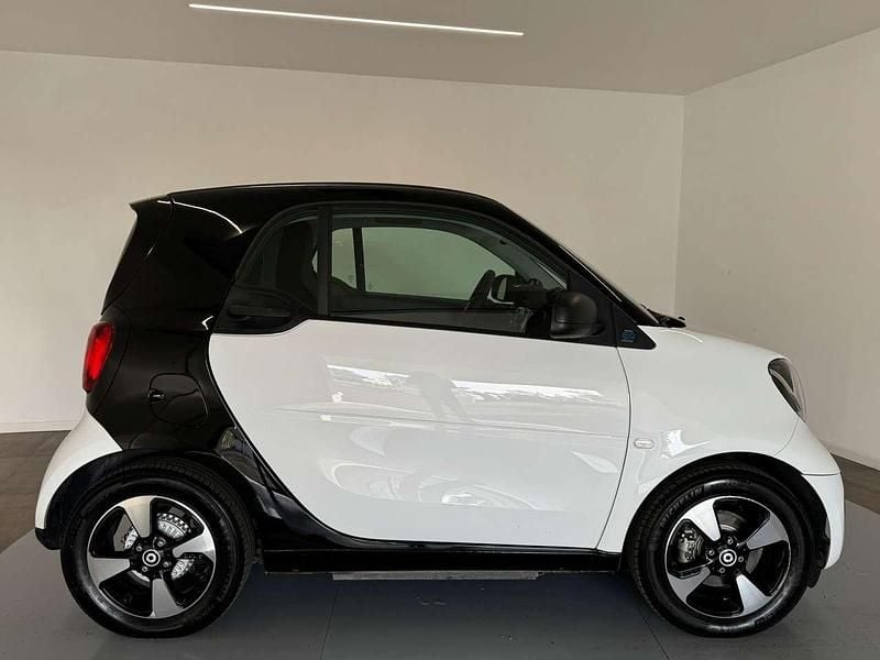 Usata Smart ForTwo Coupé Passion 41 kW (56 CV) 2021 Bianco Utilitaria