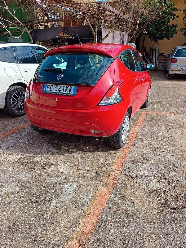 Usata Lancia Ypsilon S 95 CV (69 kW) 2016 Utilitaria