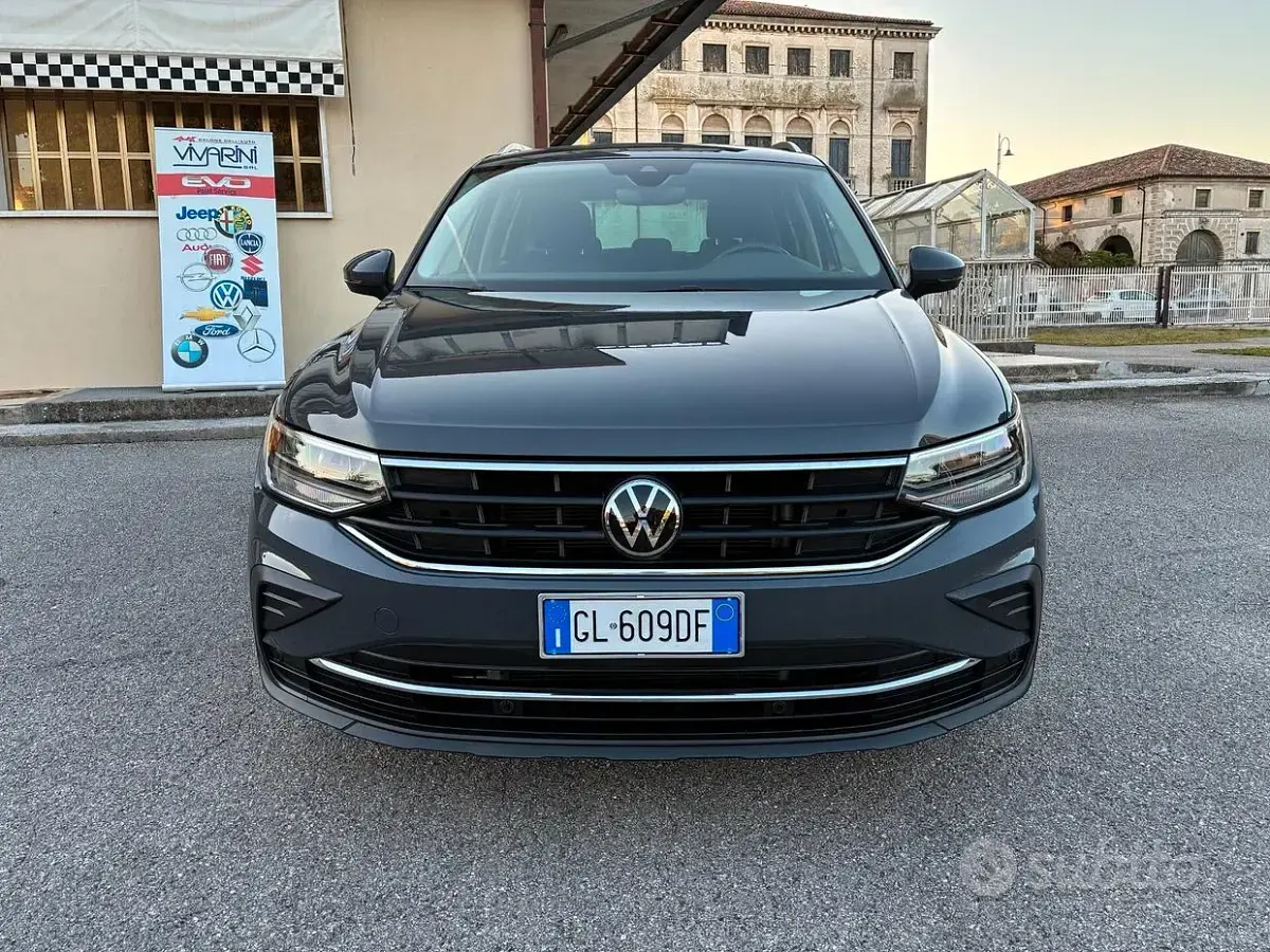 Usata VW Tiguan Life 150 CV (110 kW) 2022 Grigio SUV