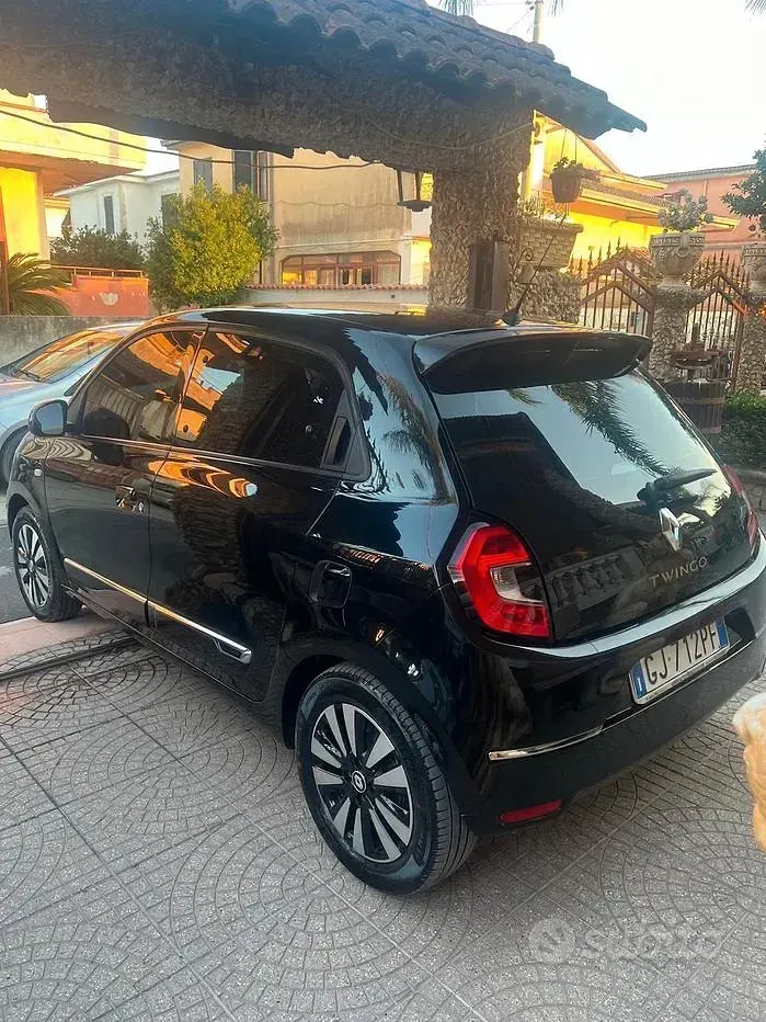 Usata Renault Twingo 65 CV (47 kW) 2022 Nero Utilitaria