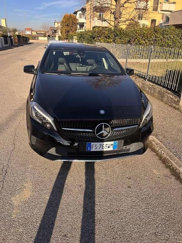 Usata Mercedes A180 Edition 109 CV (80 kW) 2016 Berlina