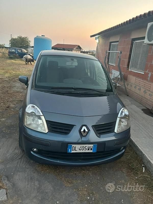 Usata Renault Modus 75 CV (55 kW) 2007 Grigio Monovolume