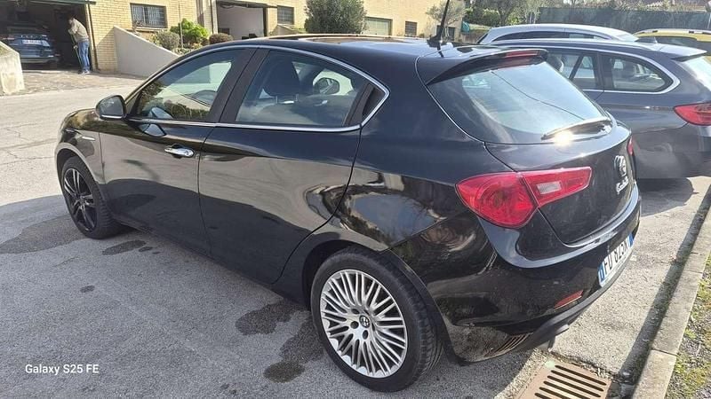 Usata Alfa Romeo Giulietta Distinctive 120 CV (88 kW) 2016 Utilitaria