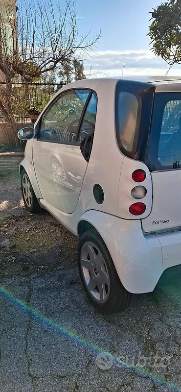 Begagnad Smart ForTwo Coupé 54 HK (39 kW) 2000 Vit Sportkupé