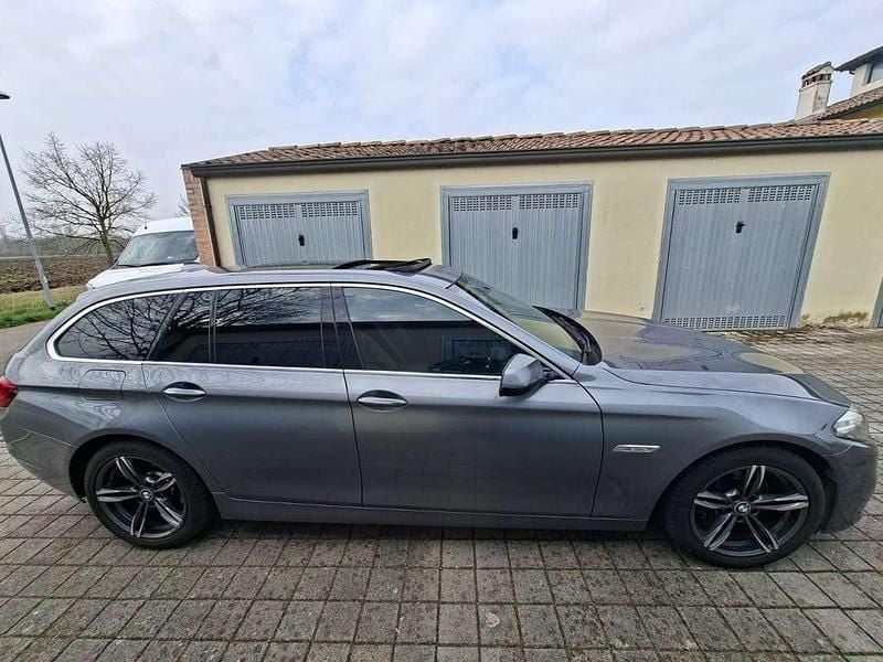 Usata BMW 525 Luxury Line 218 CV (160 kW) 2015 Grigio Station wagon