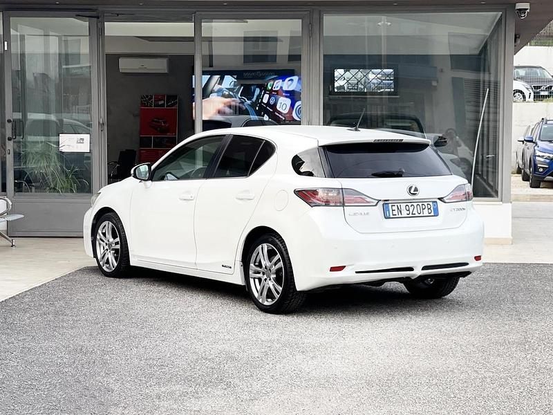 Usata Lexus CT200h 99 CV (72 kW) 2012 Bianco Berlina