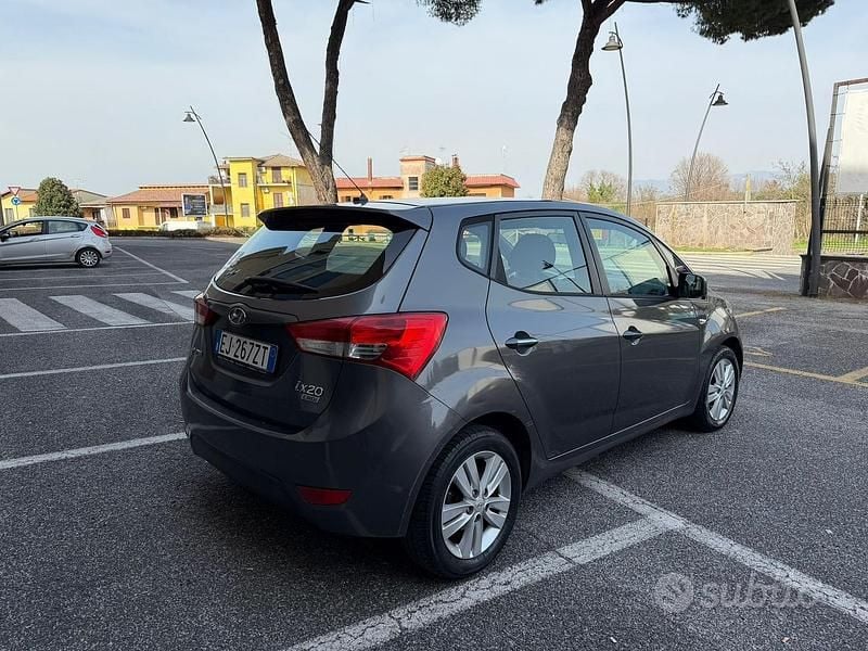 Usata Hyundai ix20 Style 90 CV (66 kW) 2012 Grigio Utilitaria