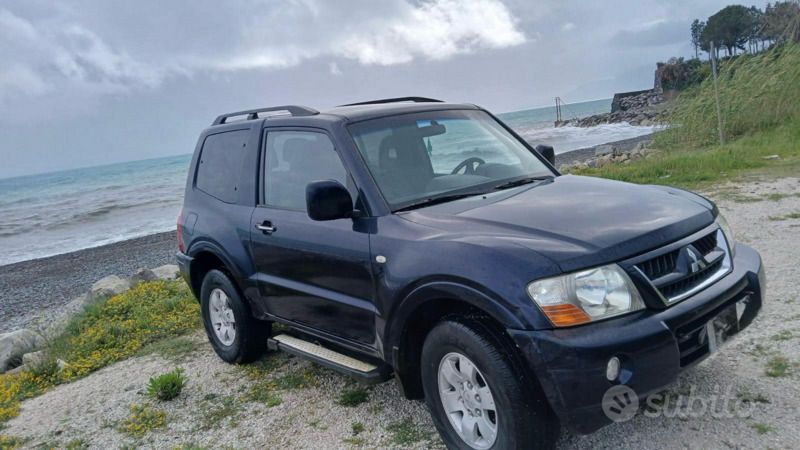 Usata Mitsubishi Pajero 160 CV (117 kW) 2004 Blu SUV