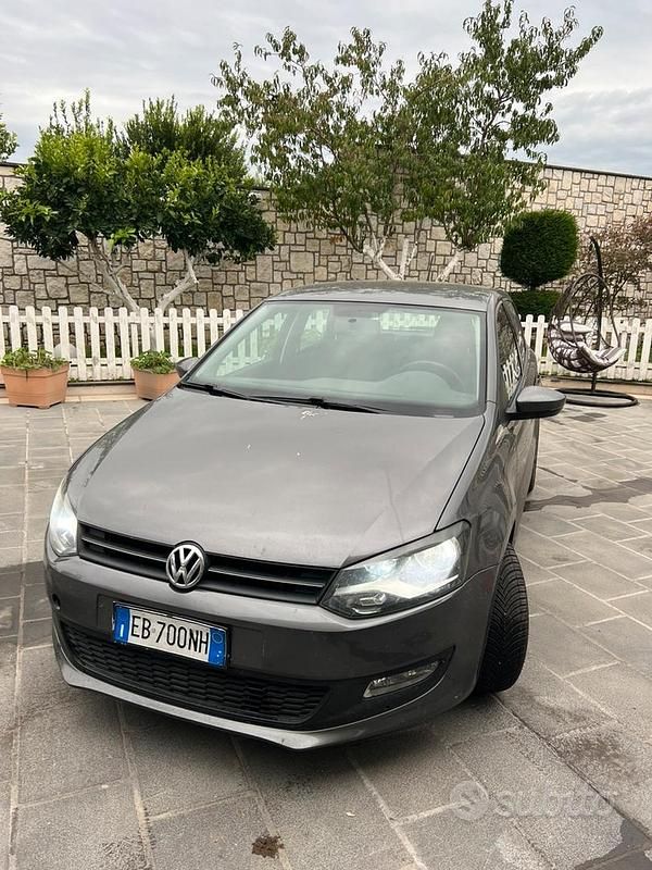 Usata VW Polo Highline 90 CV (66 kW) 2010 Grigio Berlina
