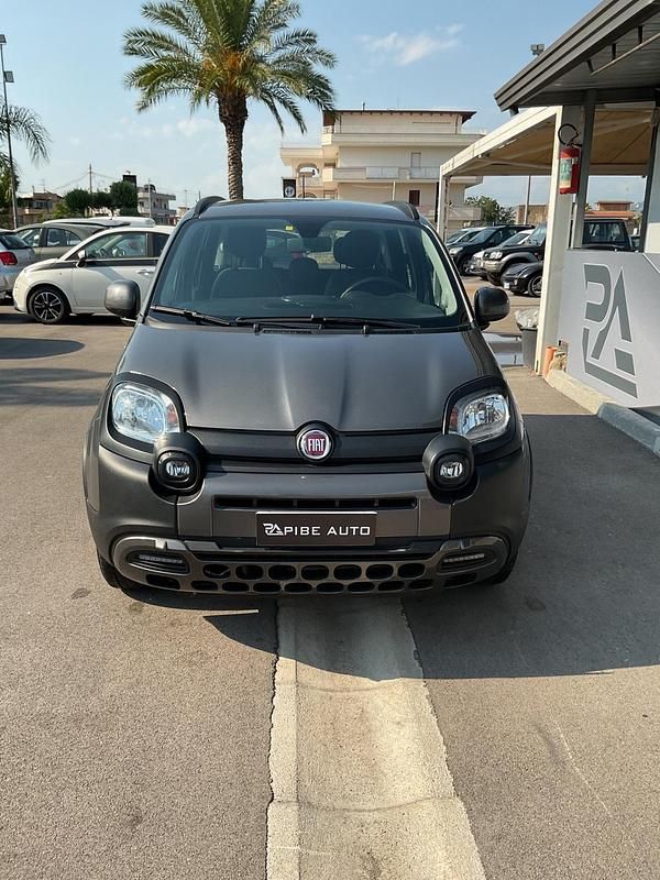 Grigio Usata 2022 Fiat Panda Cross Cross Due volumi | 11.990 € (Buon prezzo) - Immagine 1/4