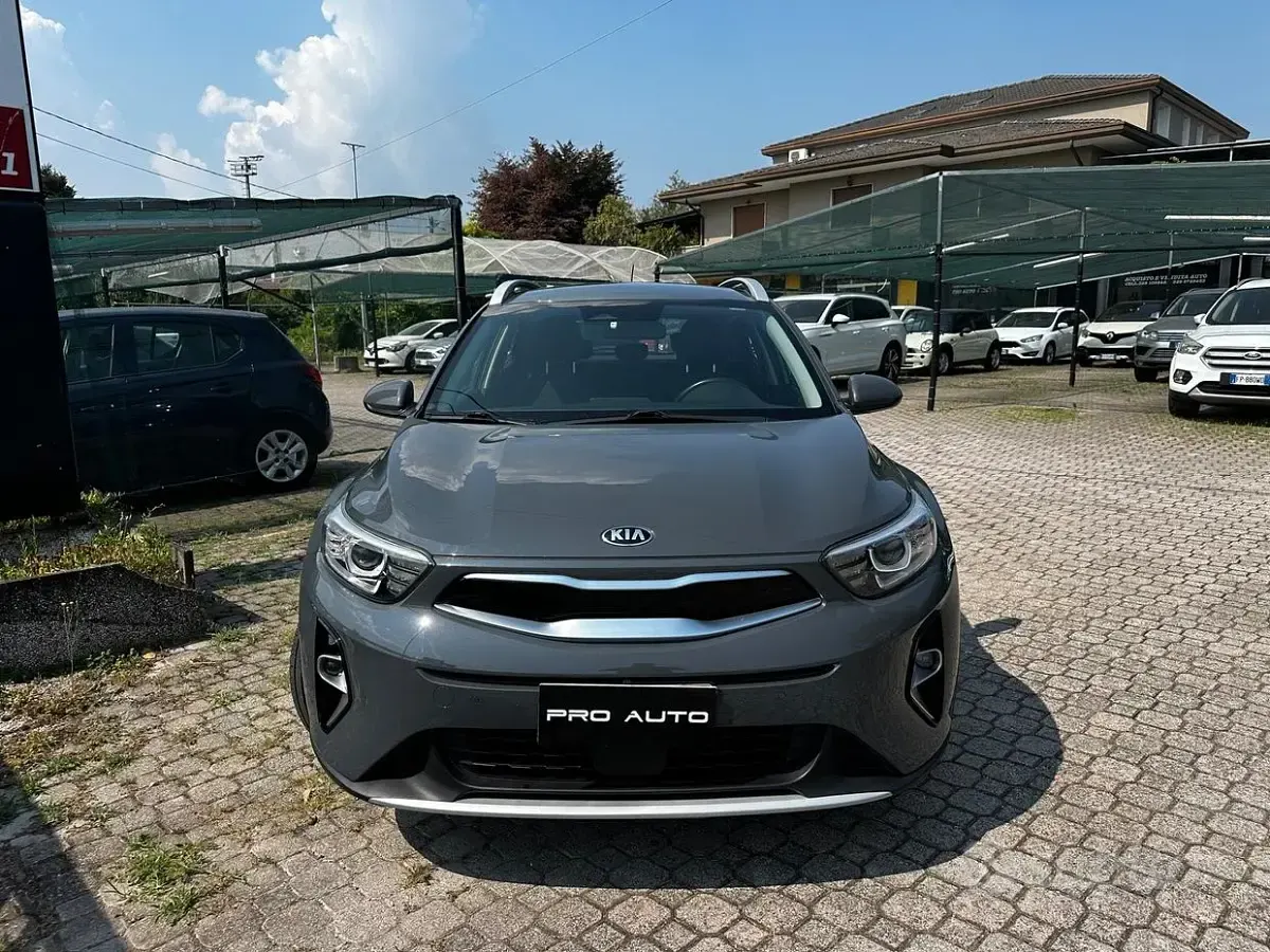 Usata Kia Stonic Style 82 CV (60 kW) 2021 Grigio SUV